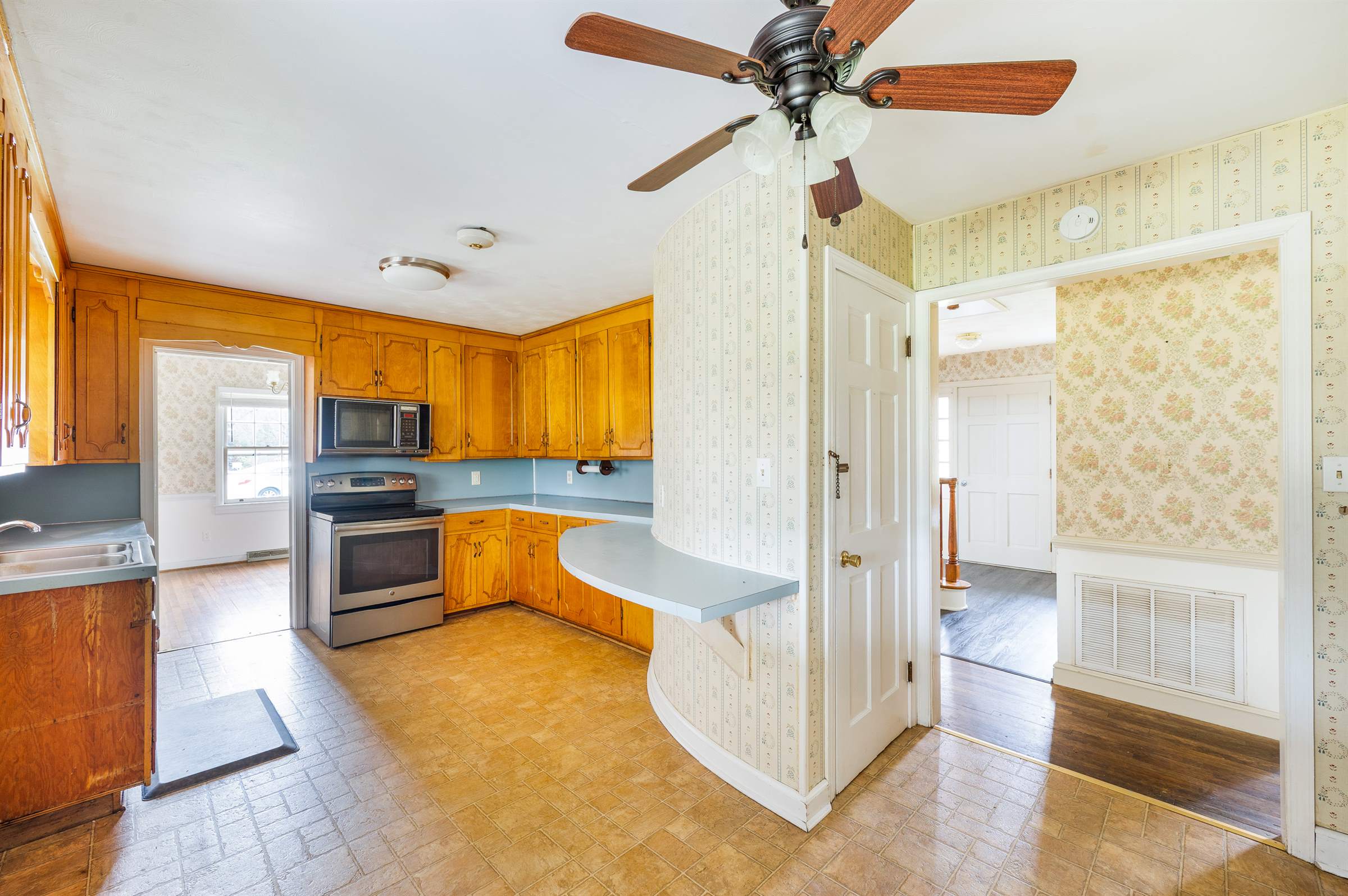 733 Oakville Rd, Appomattox, VA 24522