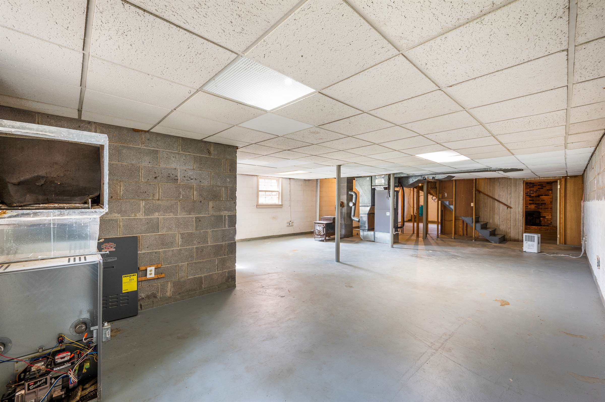 733 Oakville Rd, Appomattox, VA 24522
