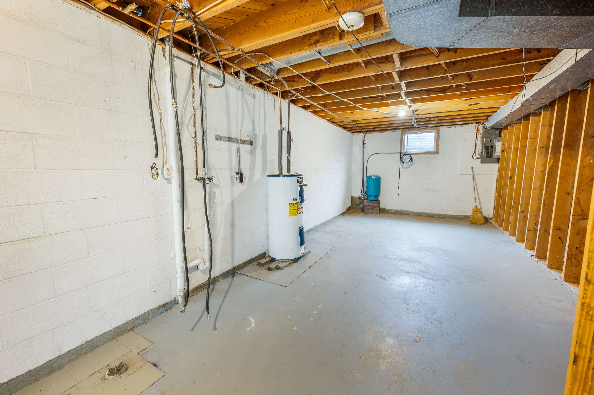 733 Oakville Rd, Appomattox, VA 24522