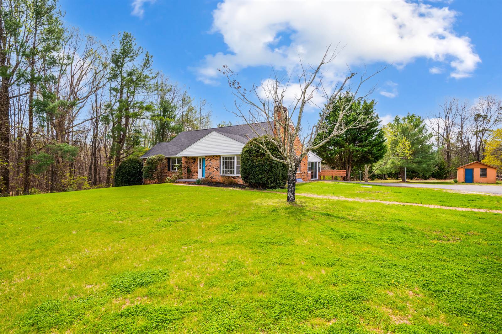 733 Oakville Rd, Appomattox, VA 24522