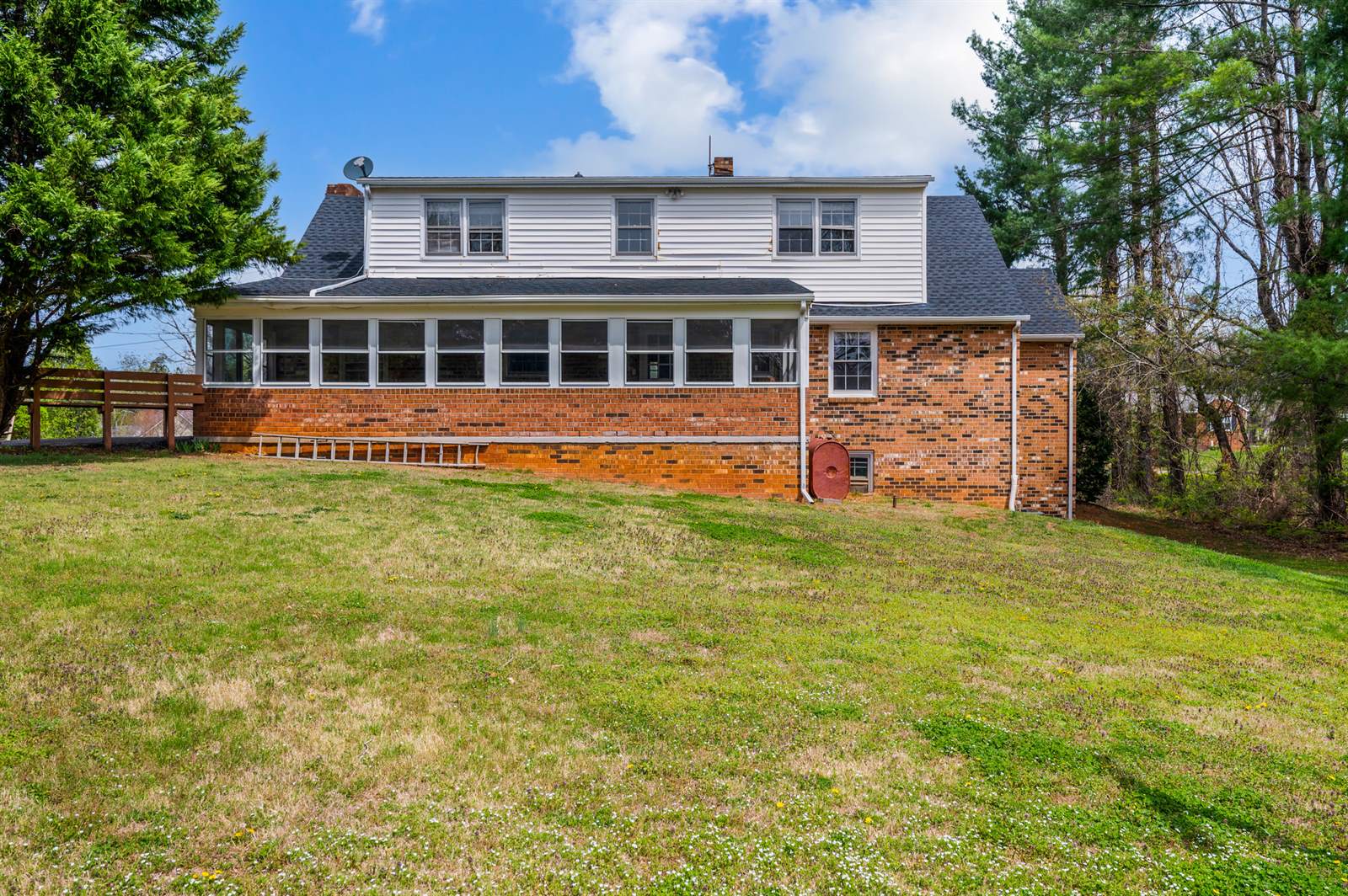 733 Oakville Rd, Appomattox, VA 24522