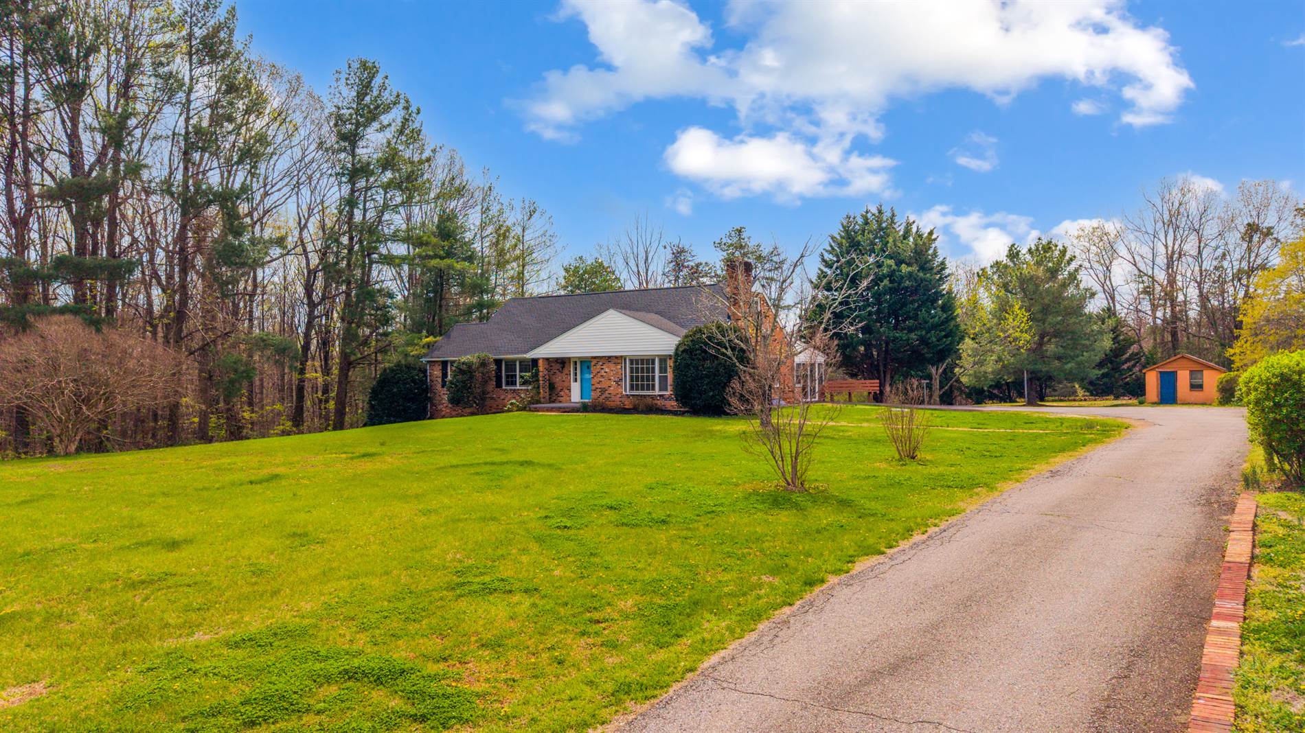 733 Oakville Rd, Appomattox, VA 24522