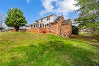 733 Oakville Rd, Appomattox, VA 24522