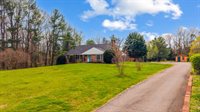 733 Oakville Rd, Appomattox, VA 24522