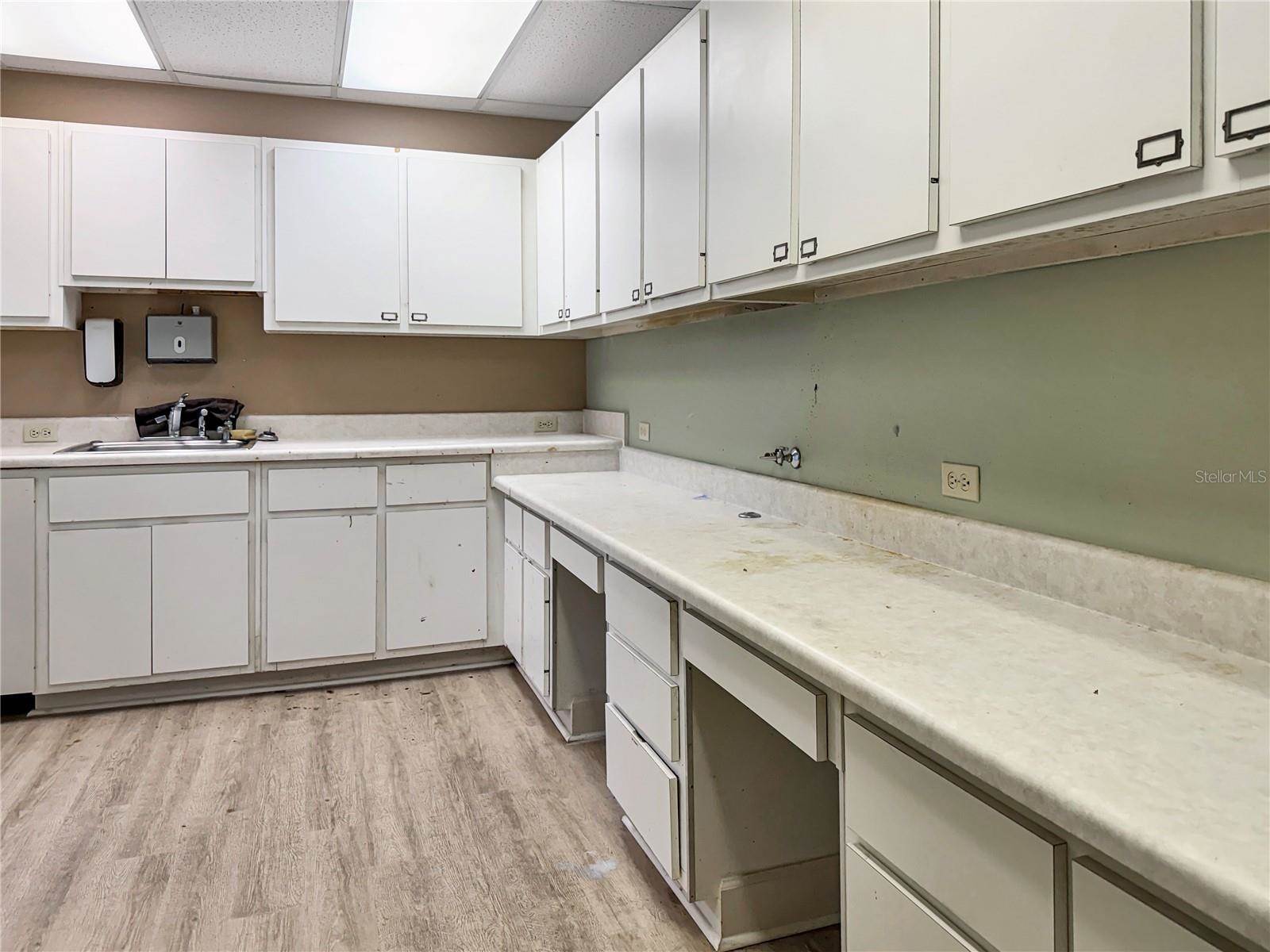 4131 University Boulevard South, Jacksonville, FL 32216