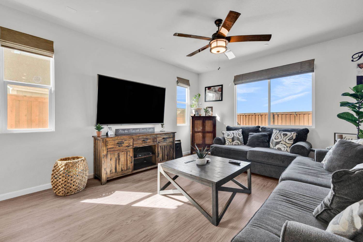 9633 Respect Drive, Sacramento, CA 95829