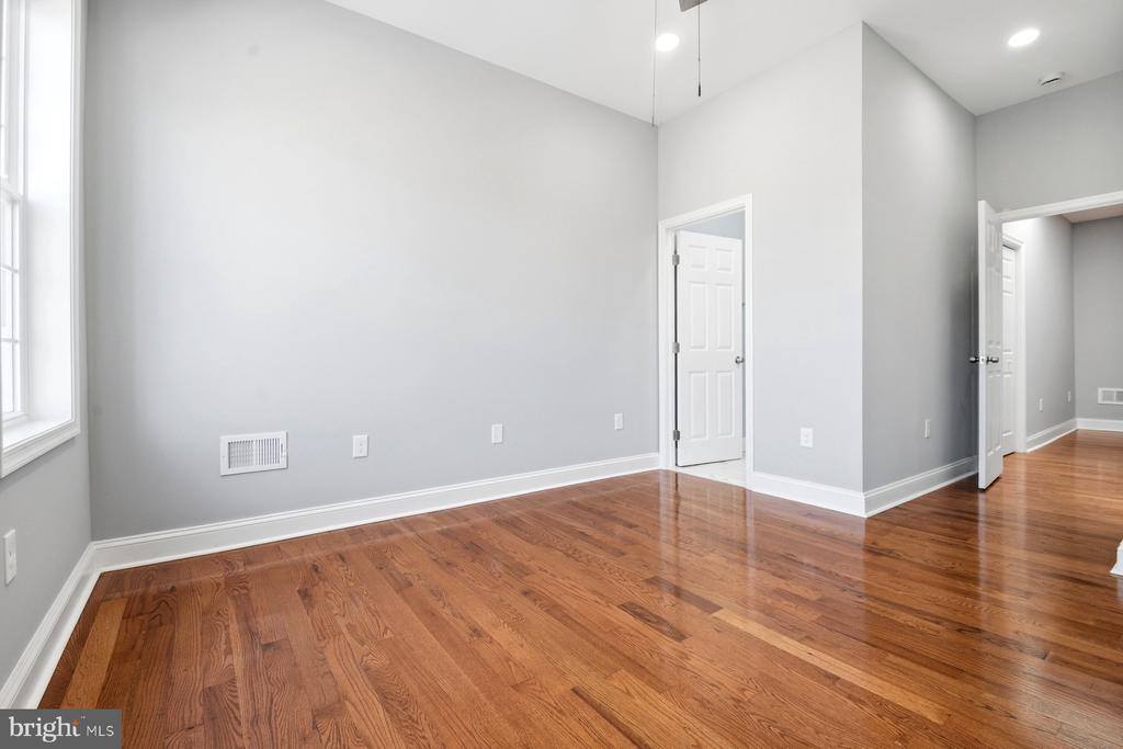 2609 East Madison Street, Baltimore, MD 21205