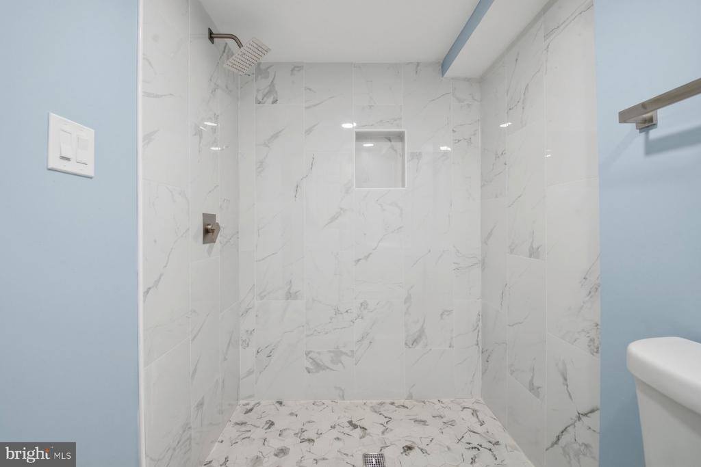 2609 East Madison Street, Baltimore, MD 21205