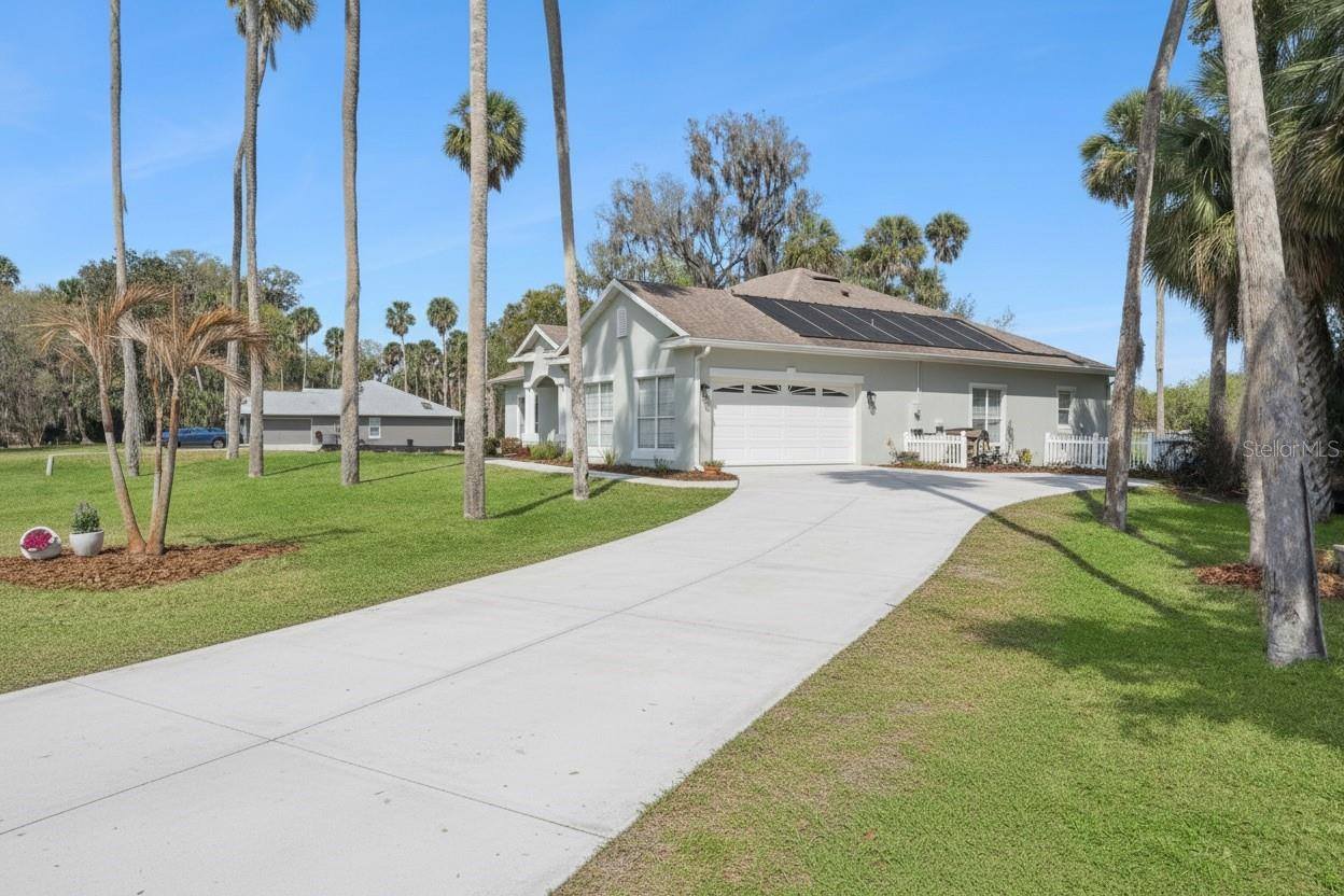 16805 Beauclaire Court, Tavares, FL 32778