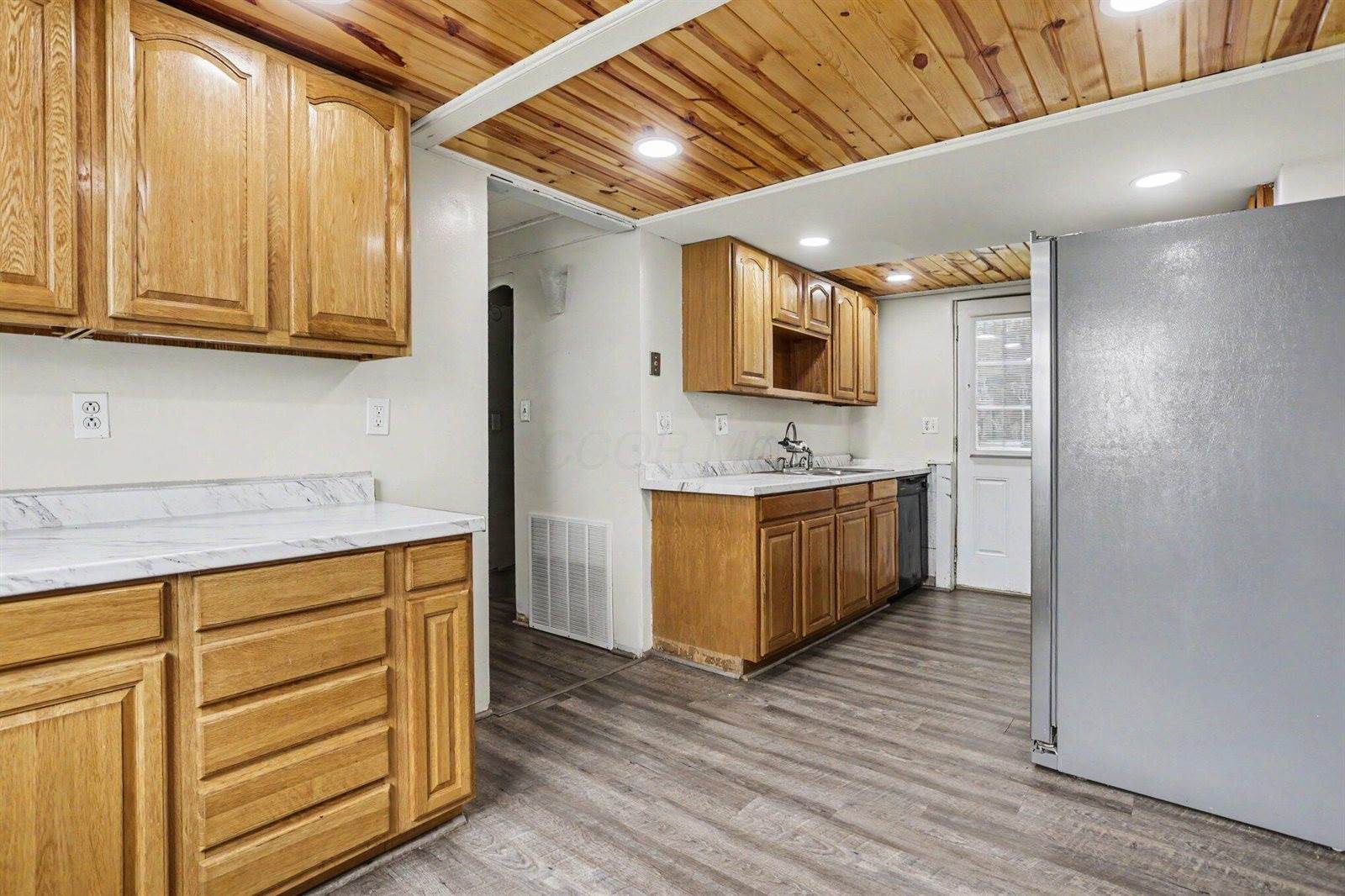 3114 Fairwood Avenue, Columbus, OH 43207