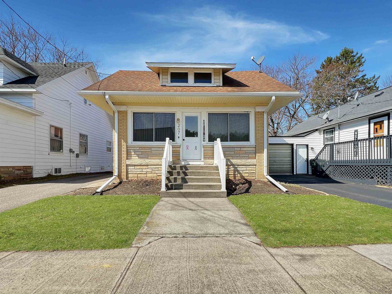 207 West Street, Wonewoc, WI 53968