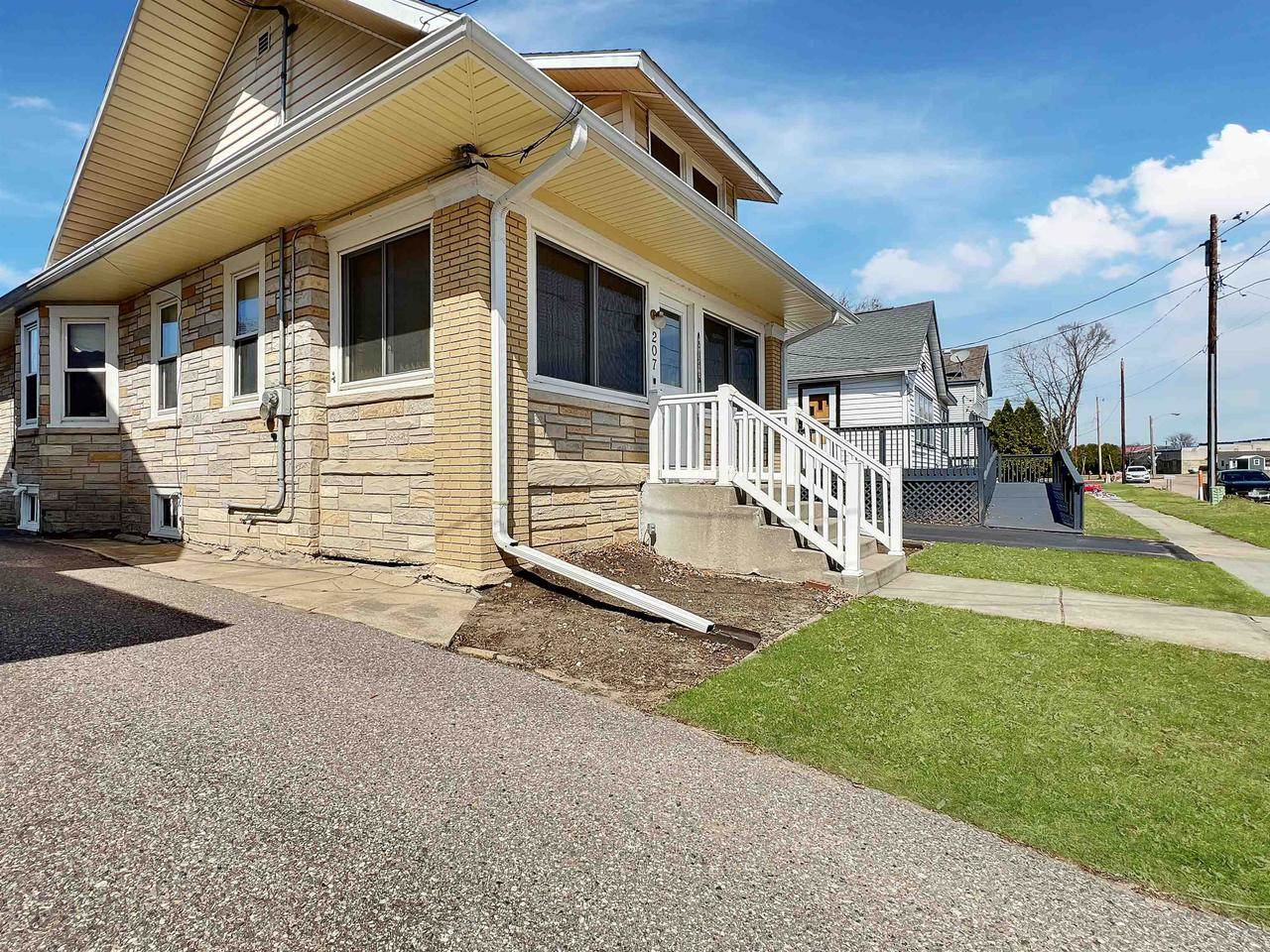 207 West Street, Wonewoc, WI 53968