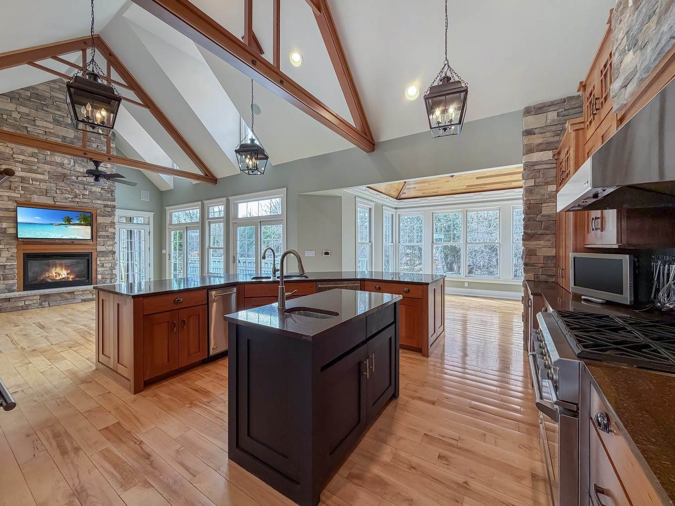 1121 Lawn Place, Freeport, IL 61032