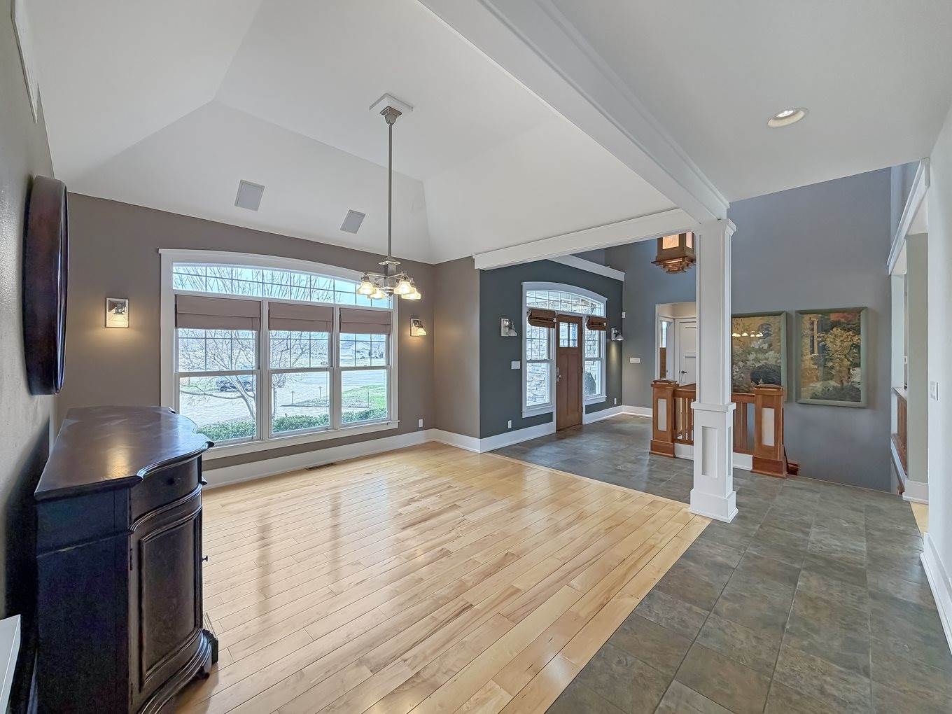 1121 Lawn Place, Freeport, IL 61032