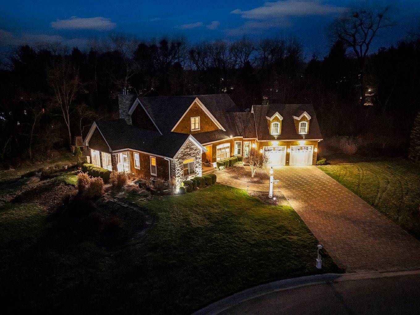 1121 Lawn Place, Freeport, IL 61032