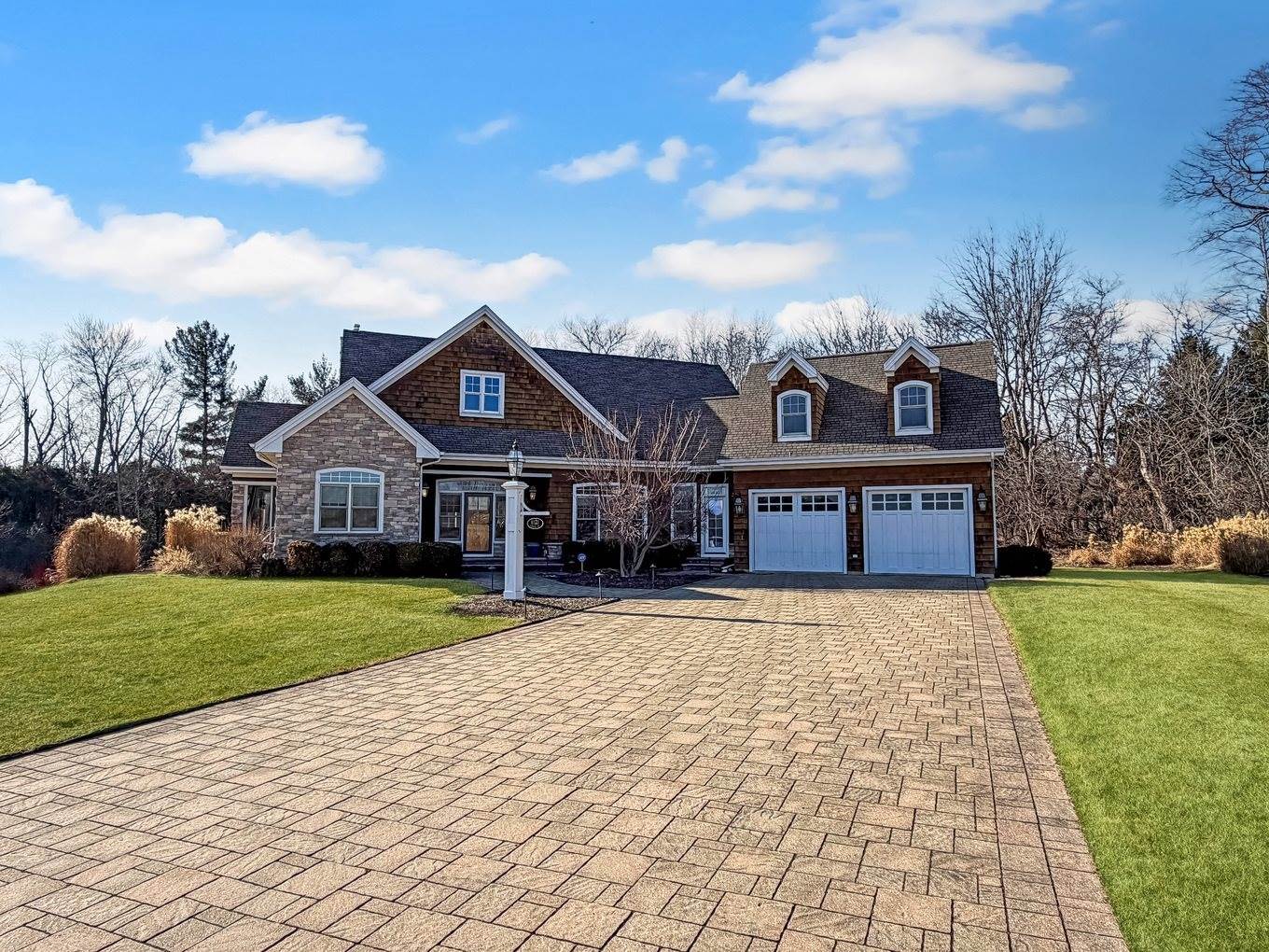 1121 Lawn Place, Freeport, IL 61032