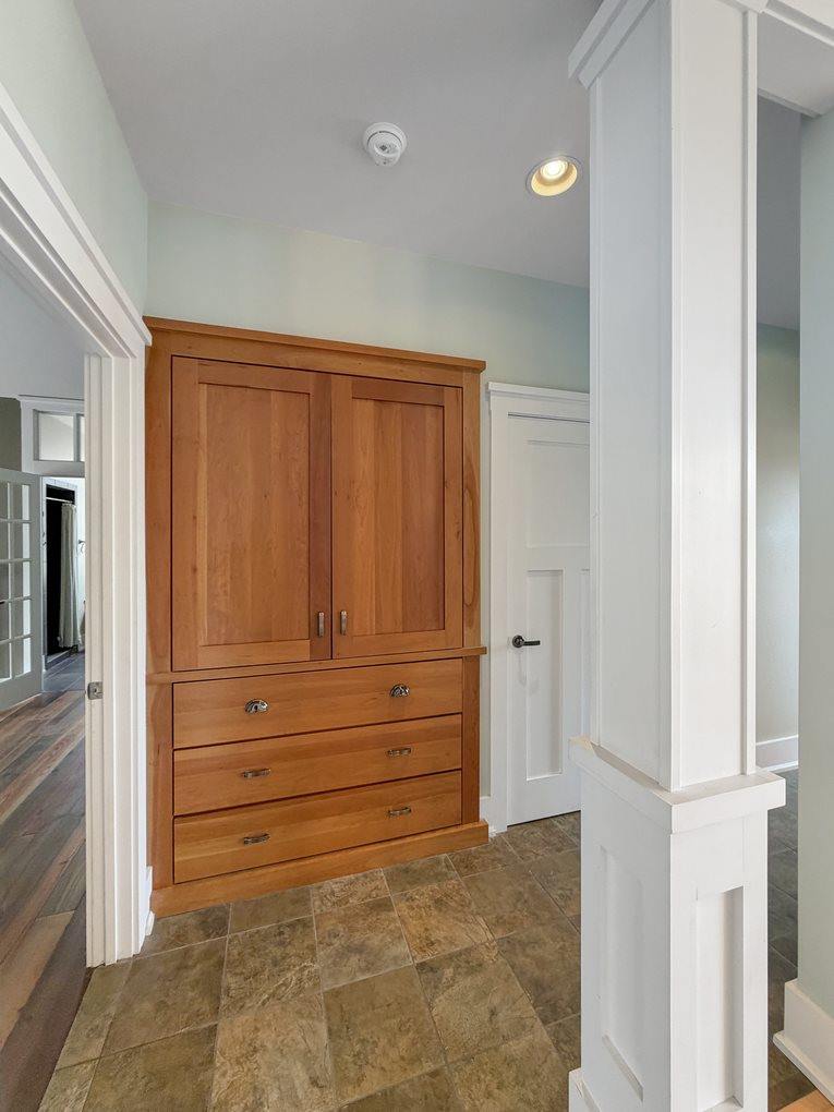 1121 Lawn Place, Freeport, IL 61032