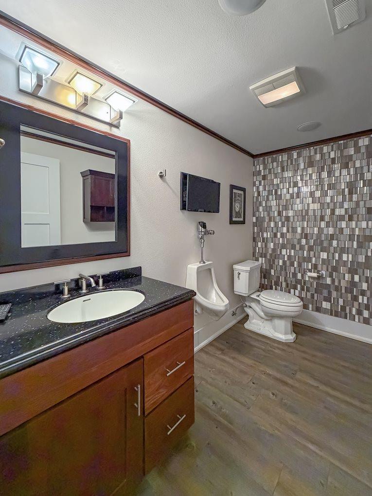 1121 Lawn Place, Freeport, IL 61032