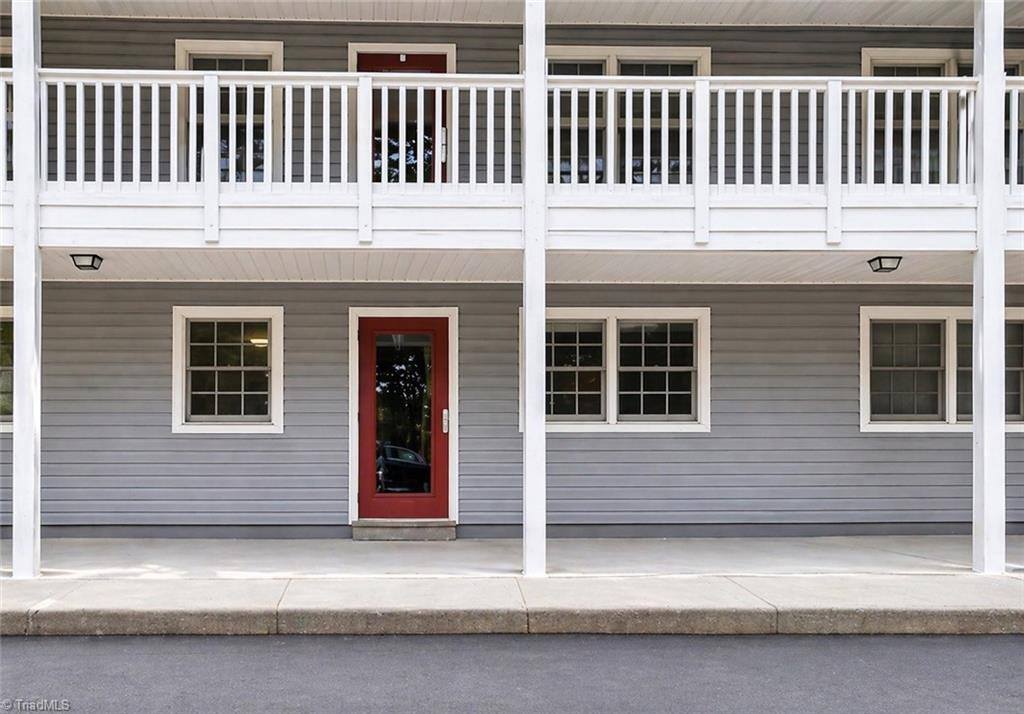 2890 Carriage Drive, Winston-Salem, NC 27106