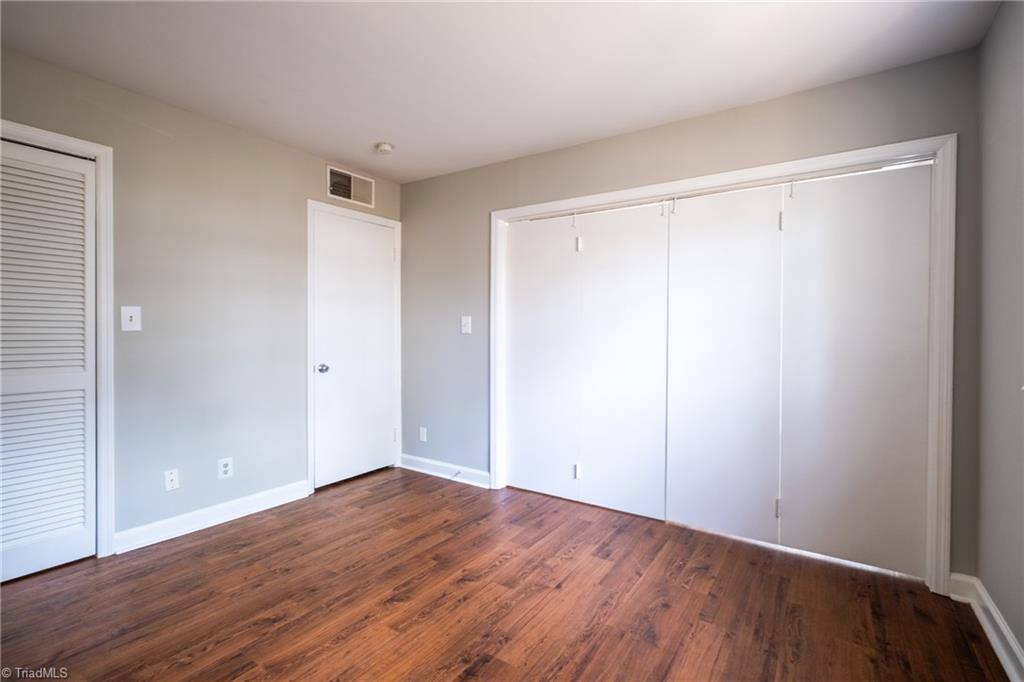2890 Carriage Drive, Winston-Salem, NC 27106