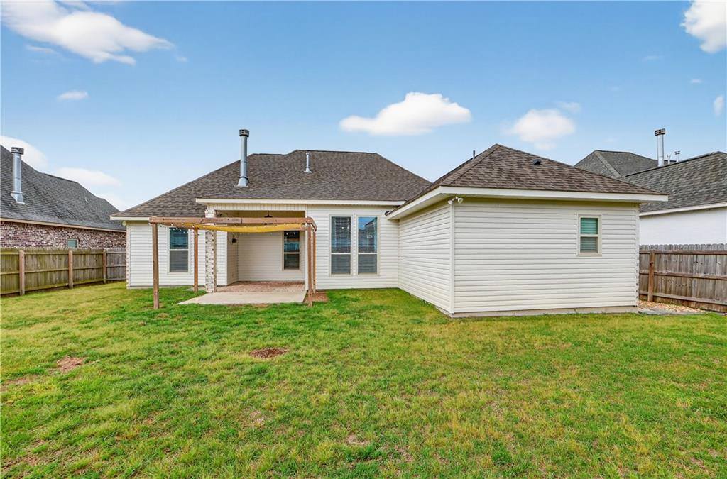 7020 Ring Neck Drive, Madisonville, LA 70447