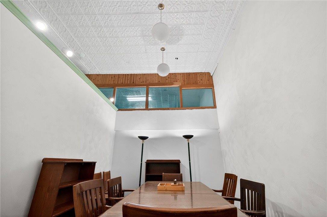 210 East 5th Ave, Tarentum, PA 15084