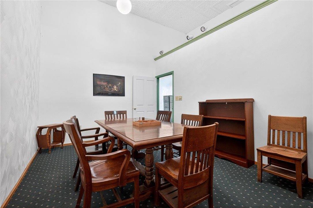 210 East 5th Ave, Tarentum, PA 15084