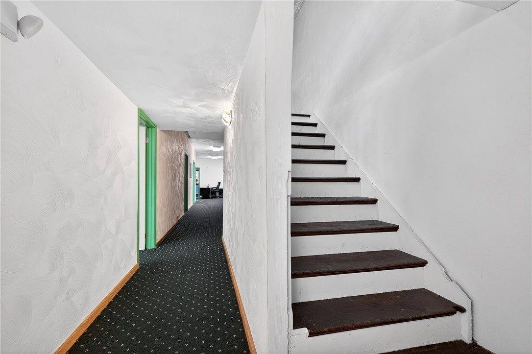 210 East 5th Ave, Tarentum, PA 15084