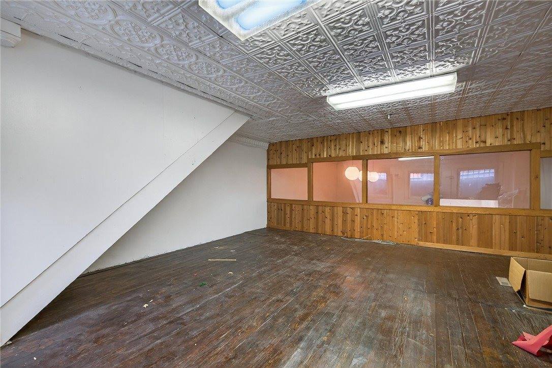 210 East 5th Ave, Tarentum, PA 15084