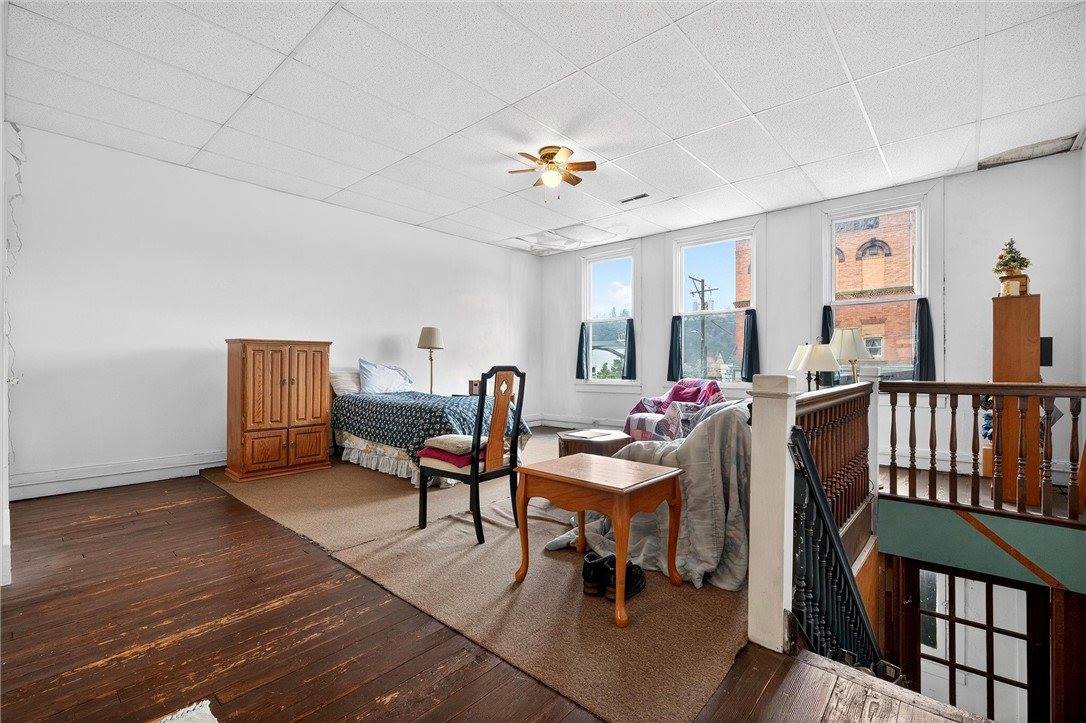 210 East 5th Ave, Tarentum, PA 15084