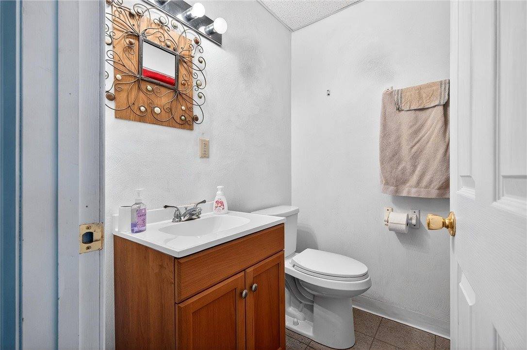 210 East 5th Ave, Tarentum, PA 15084