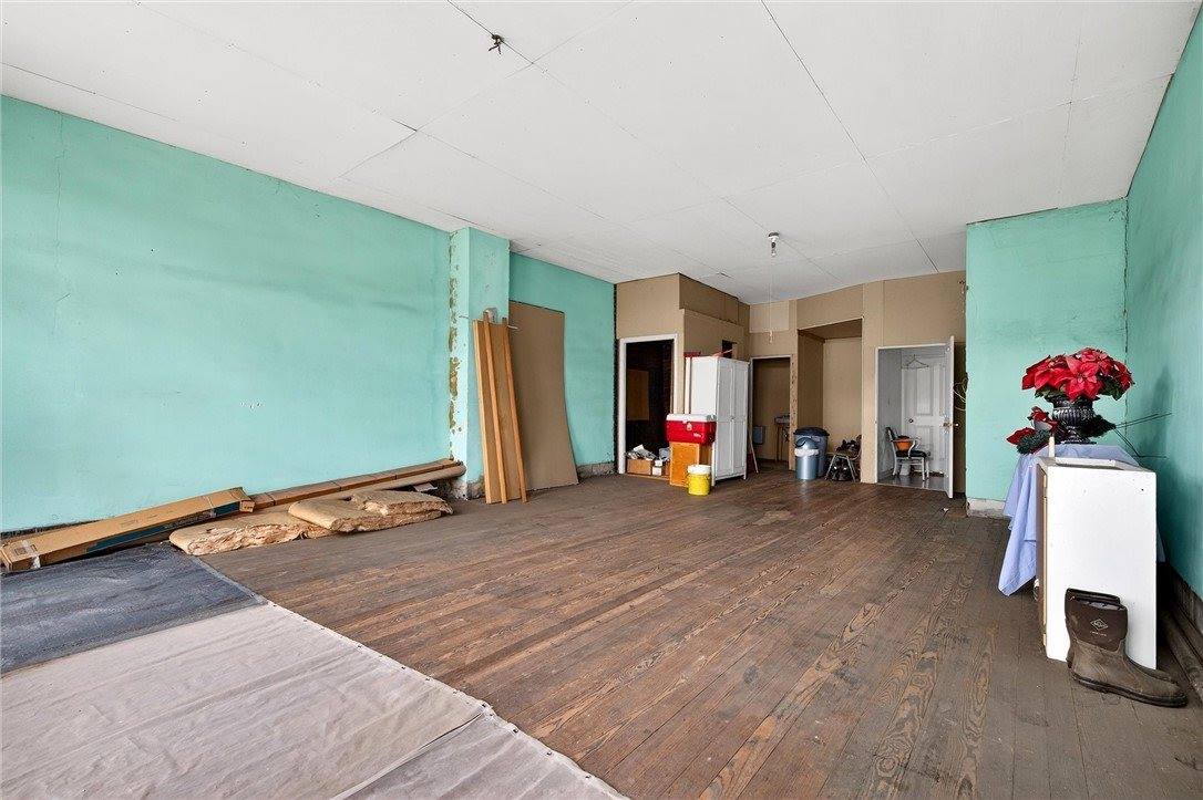 210 East 5th Ave, Tarentum, PA 15084