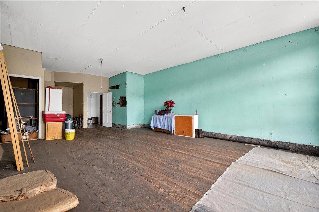 210 East 5th Ave, Tarentum, PA 15084