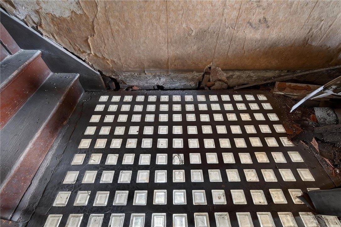 210 East 5th Ave, Tarentum, PA 15084