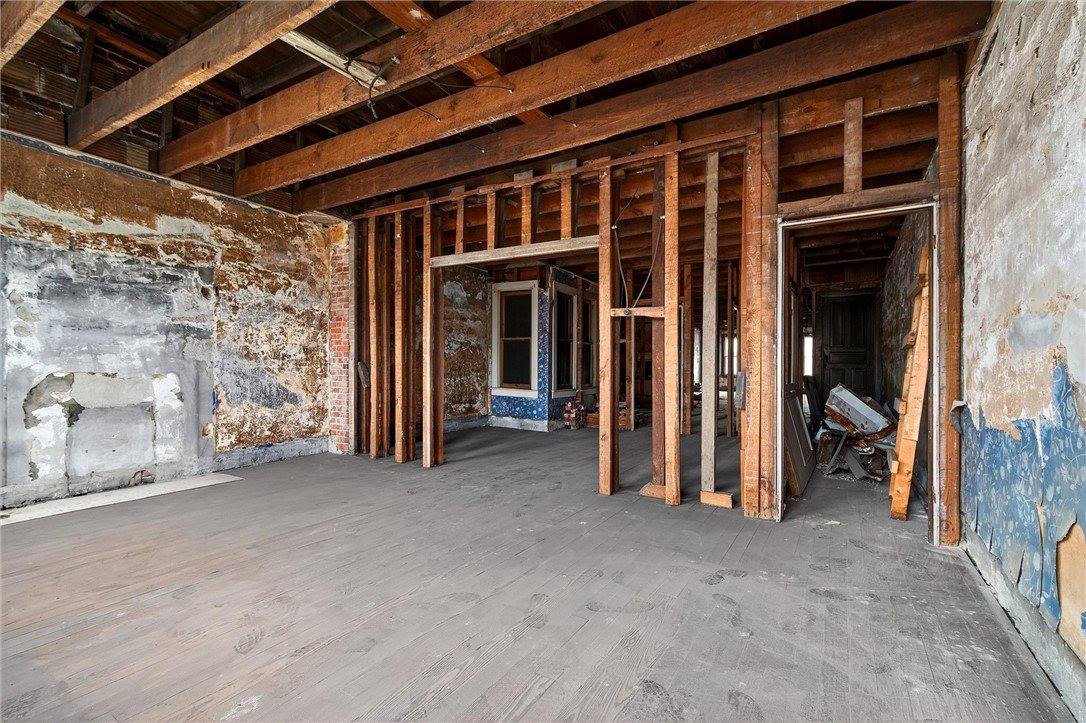 210 East 5th Ave, Tarentum, PA 15084