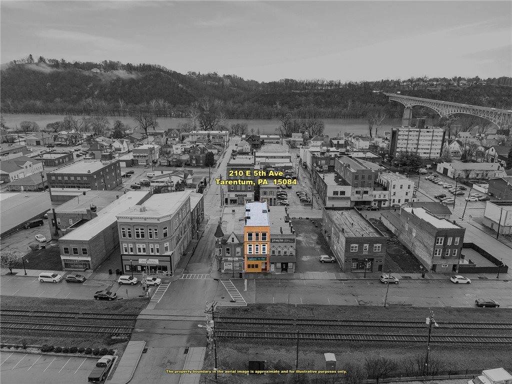 210 East 5th Ave, Tarentum, PA 15084