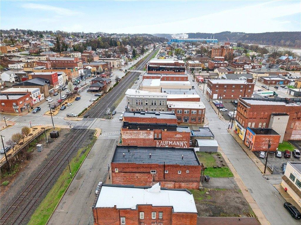 210 East 5th Ave, Tarentum, PA 15084