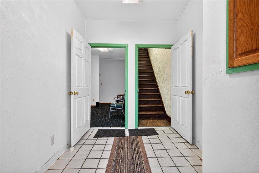 210 East 5th Ave, Tarentum, PA 15084