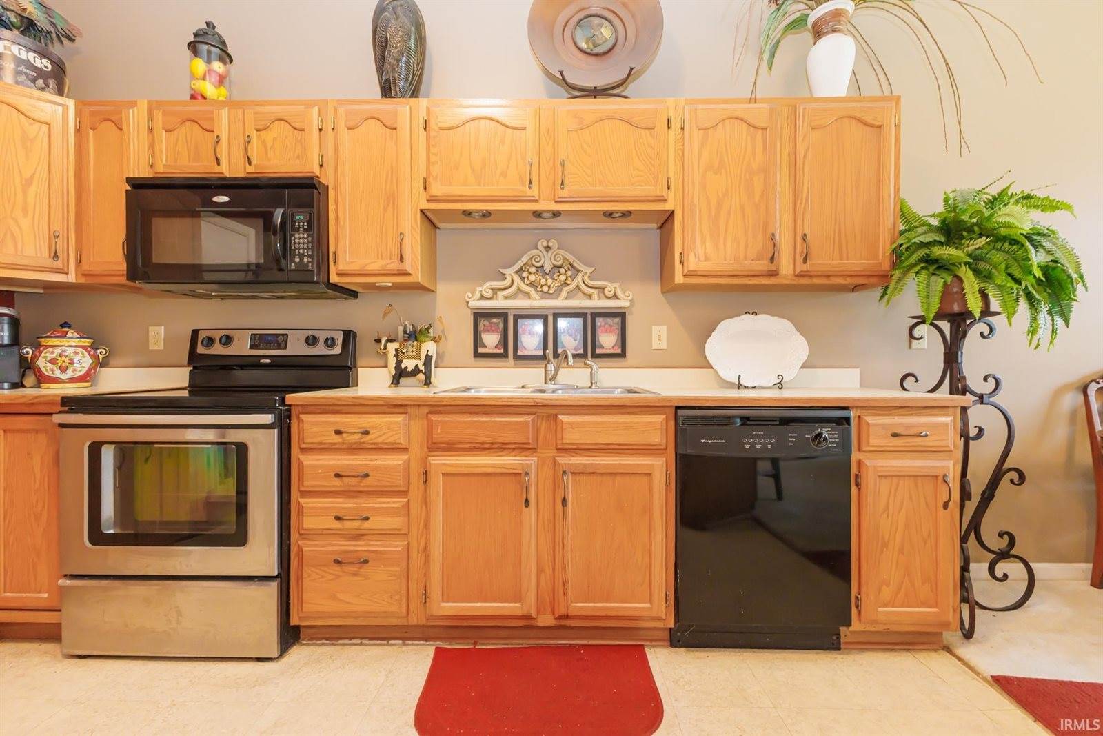 3911 N Lakeside Drive, Muncie, IN 47304