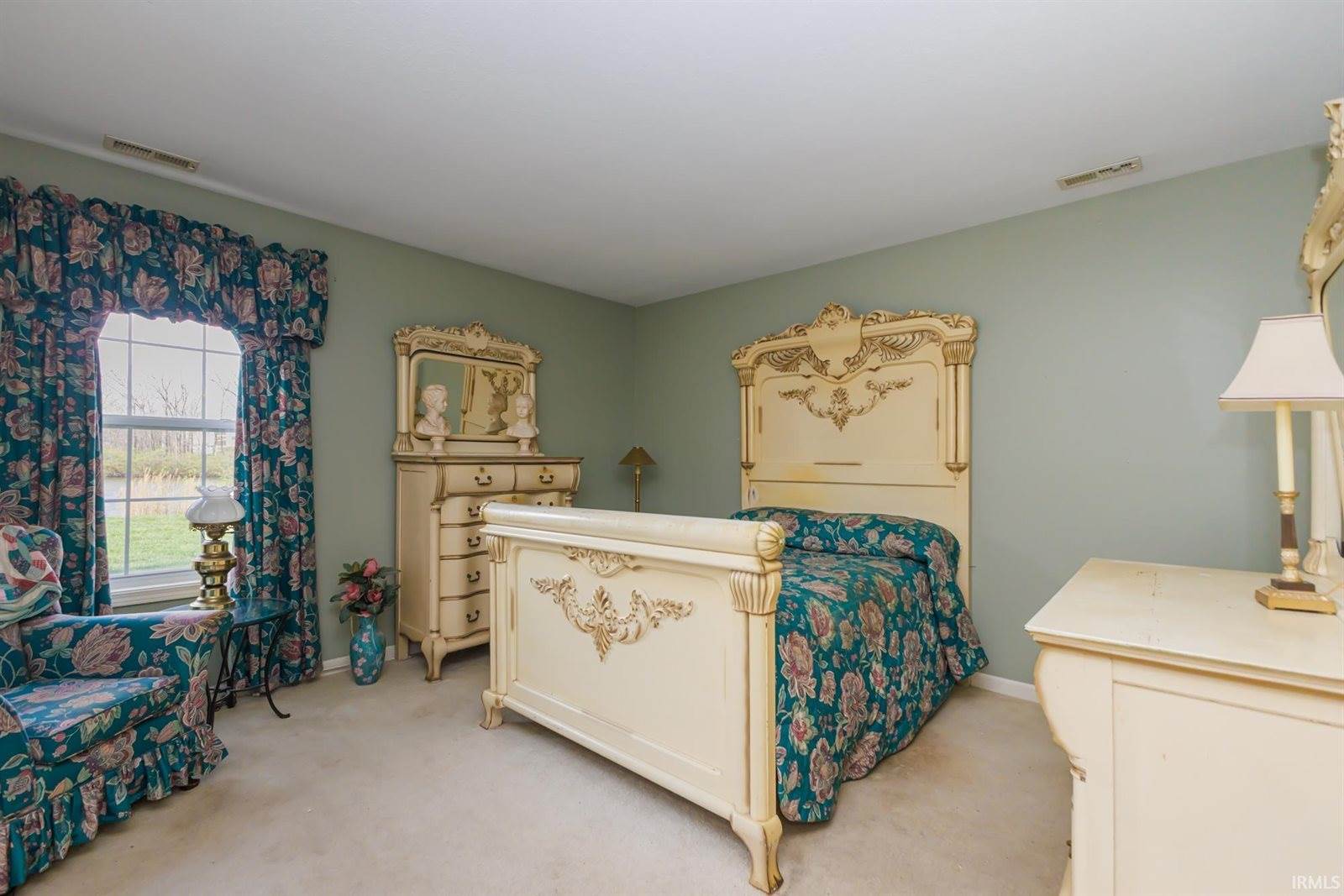 3911 N Lakeside Drive, Muncie, IN 47304