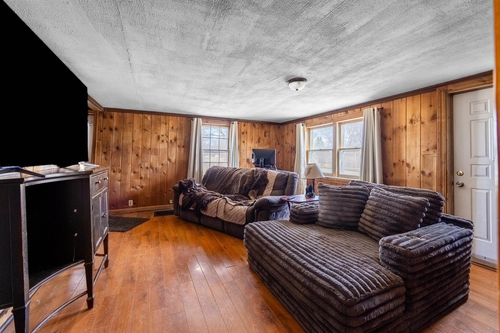 7 Wing Road, Levant, ME 04456