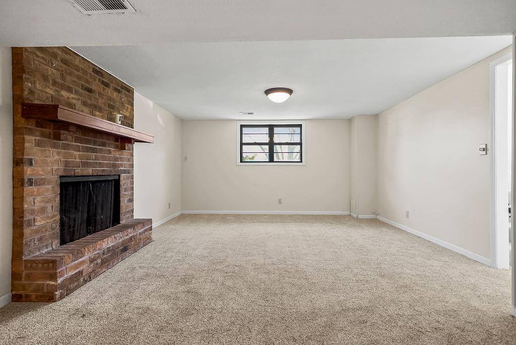 10530 West 59th Terrace, Shawnee, KS 66203