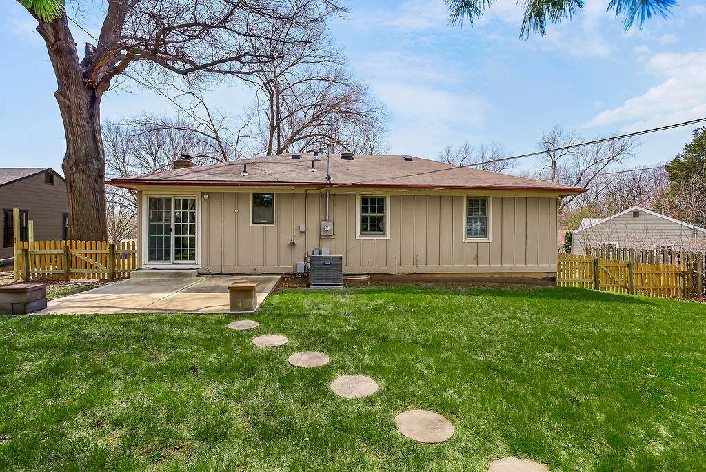 10530 West 59th Terrace, Shawnee, KS 66203