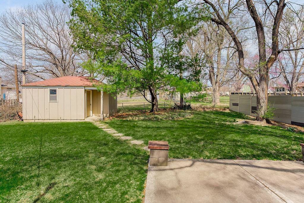 10530 West 59th Terrace, Shawnee, KS 66203