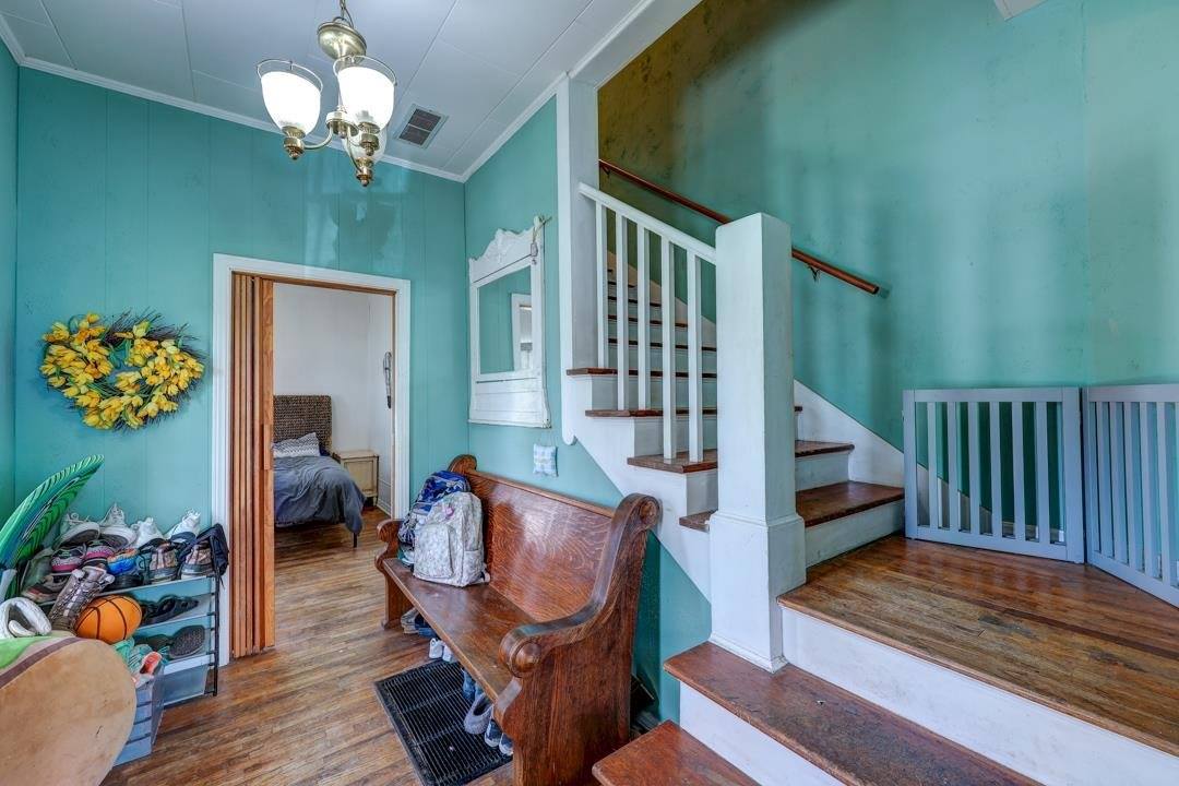 1401 East 5th Ave, Winfield, KS 67156