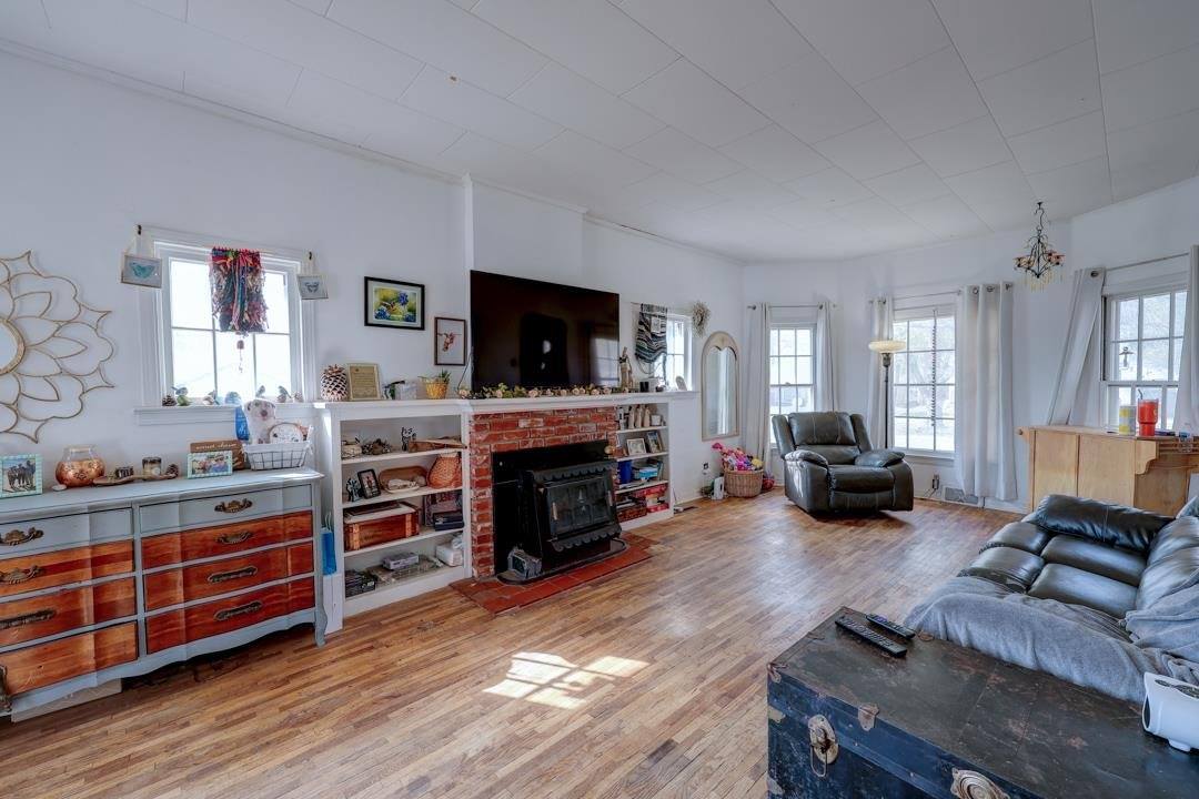 1401 East 5th Ave, Winfield, KS 67156