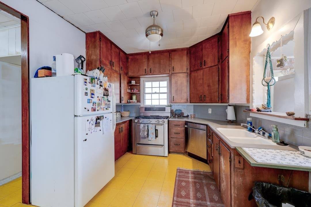 1401 East 5th Ave, Winfield, KS 67156