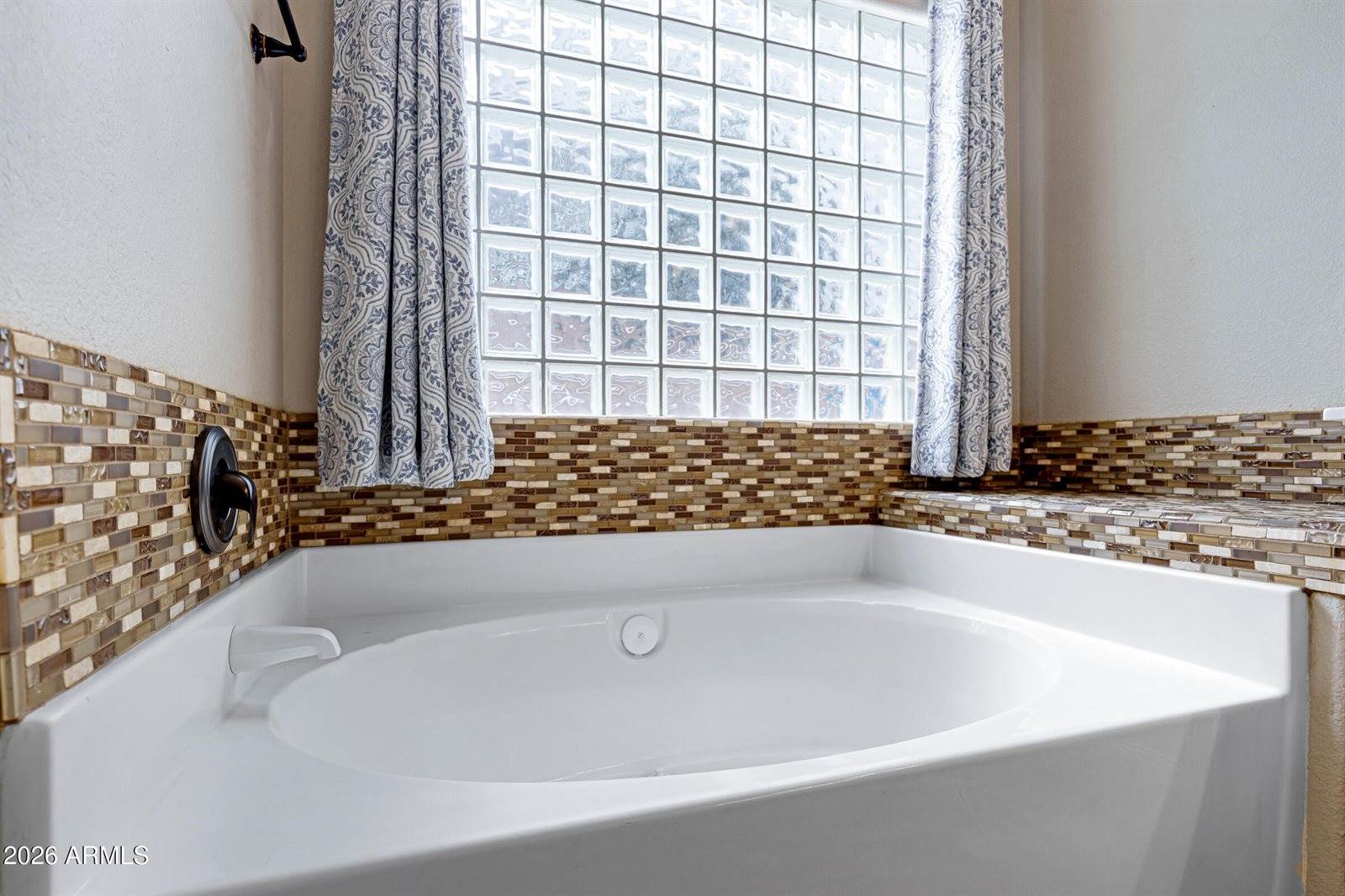 1511 East Black Diamond Drive, Gilbert, AZ 85296