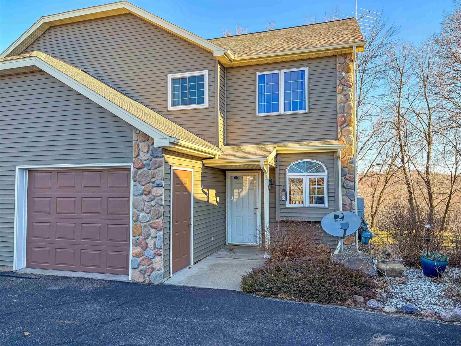 1066 Hillside, Lake Delton, WI 53965