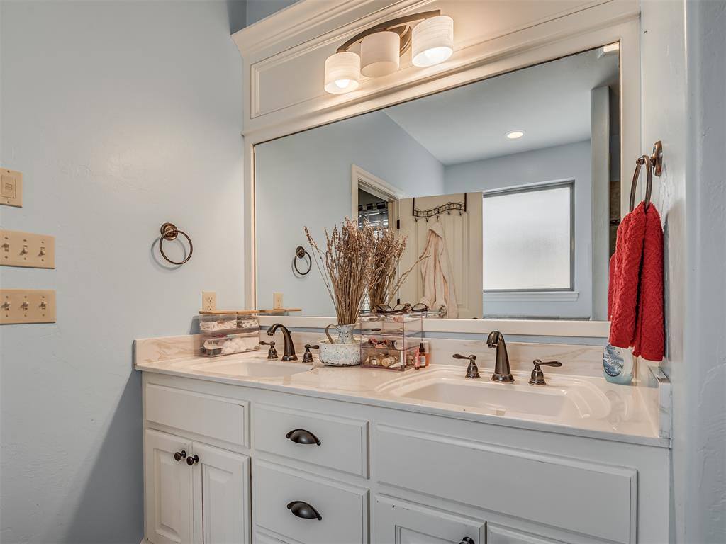 11509 SW 58th Street, Mustang, OK 73064